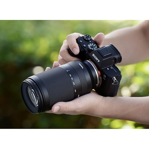 Sony E Mount E 55 210mm F4.5 6.3 OSS APS-C Lens (SEL55210) | Telephoto Zoom | Nature & Sports Photography, Black